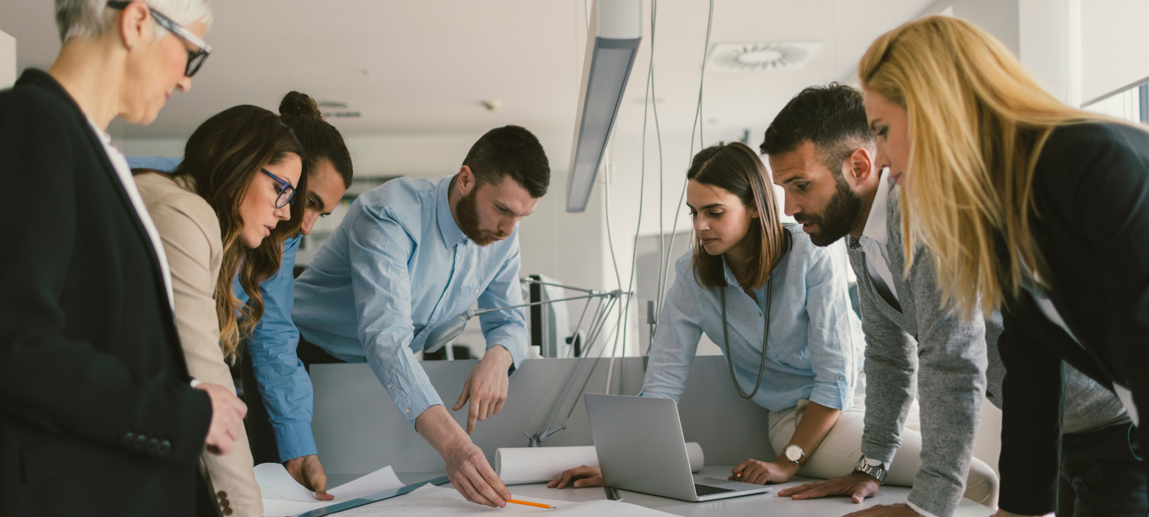 DSO decision makers discussing IT challenges